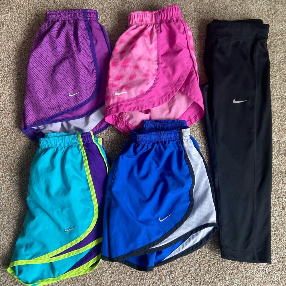 Womens size xs Nike Lot